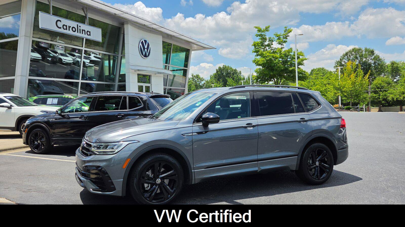 Certified 2024 Volkswagen Tiguan SE R-Line FWD image 1