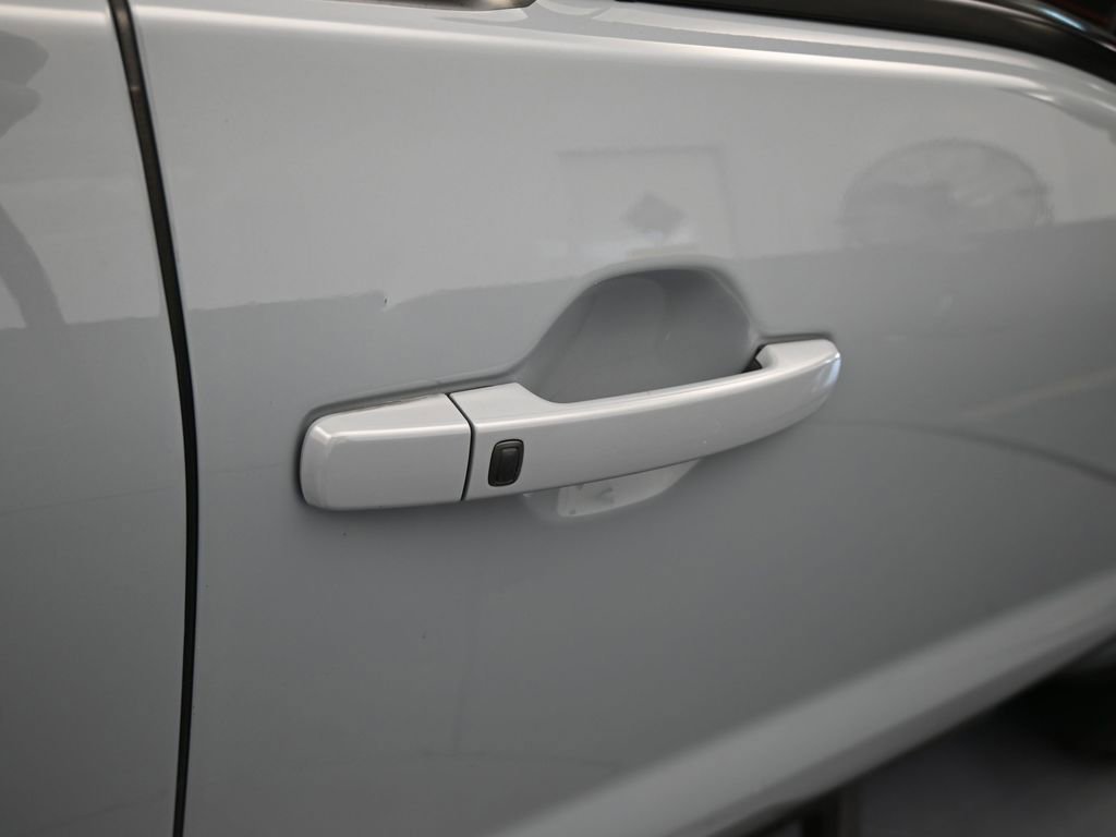 Used 2022 Nissan Frontier Pro-X image 45