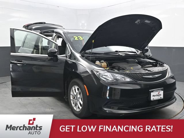 Used 2023 Chrysler Voyager LX FWD image 41