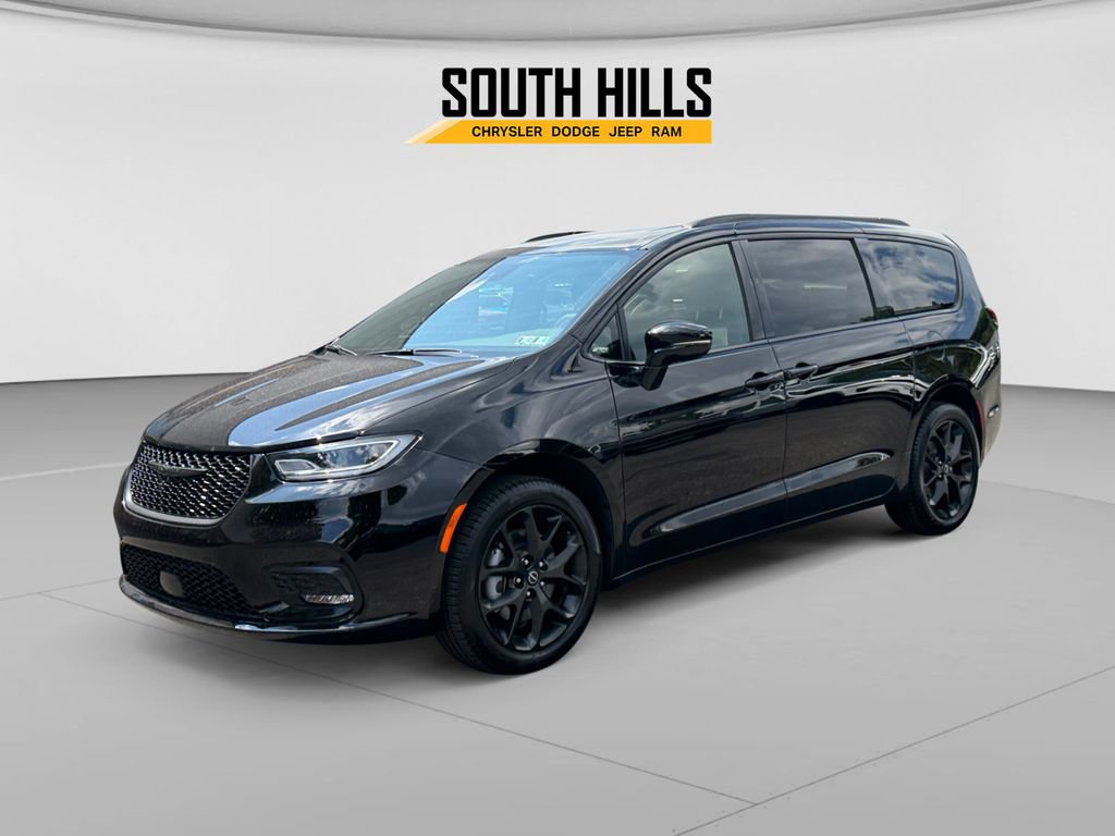 New 2026 Chrysler Pacifica Limited w/ S Appearance Package AWD/4WD 360° Tour