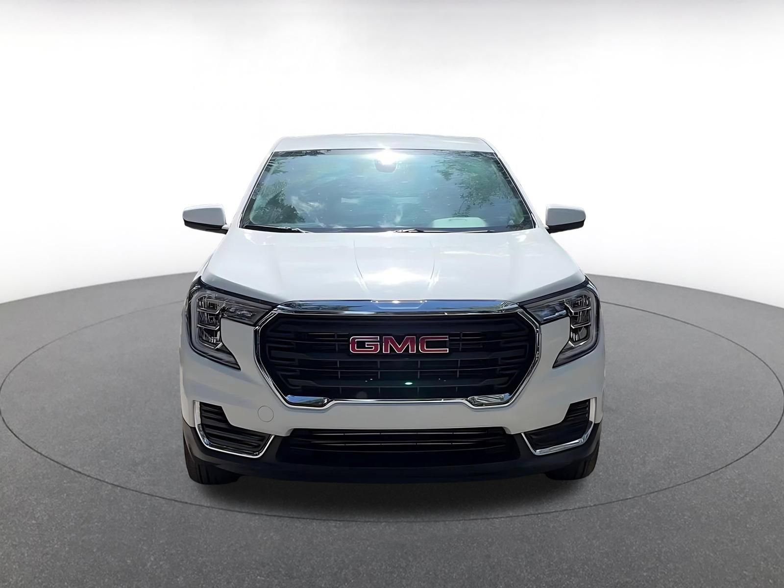 Used 2024 GMC Terrain SLE FWD image 6