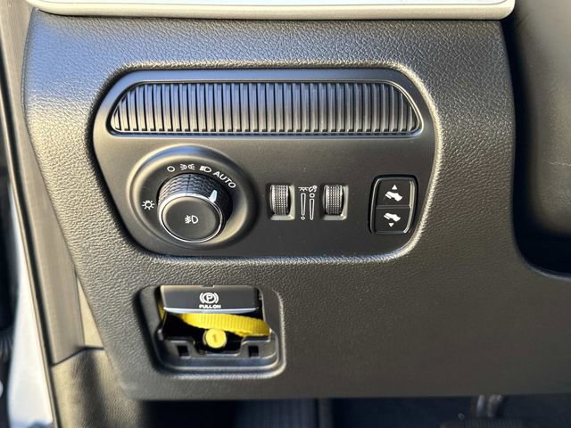 Used 2024 Jeep Wagoneer L Series III w/ Flexible Seating Group image 33