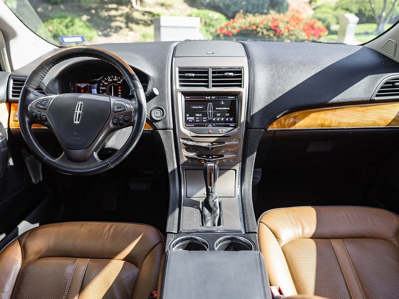 Used 2014 Lincoln MKX FWD w/ Equipment Group 102A image 17