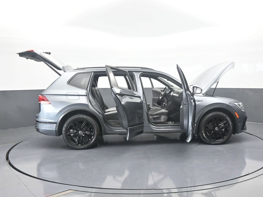 Used 2022 Volkswagen Tiguan SE R-Line image 79