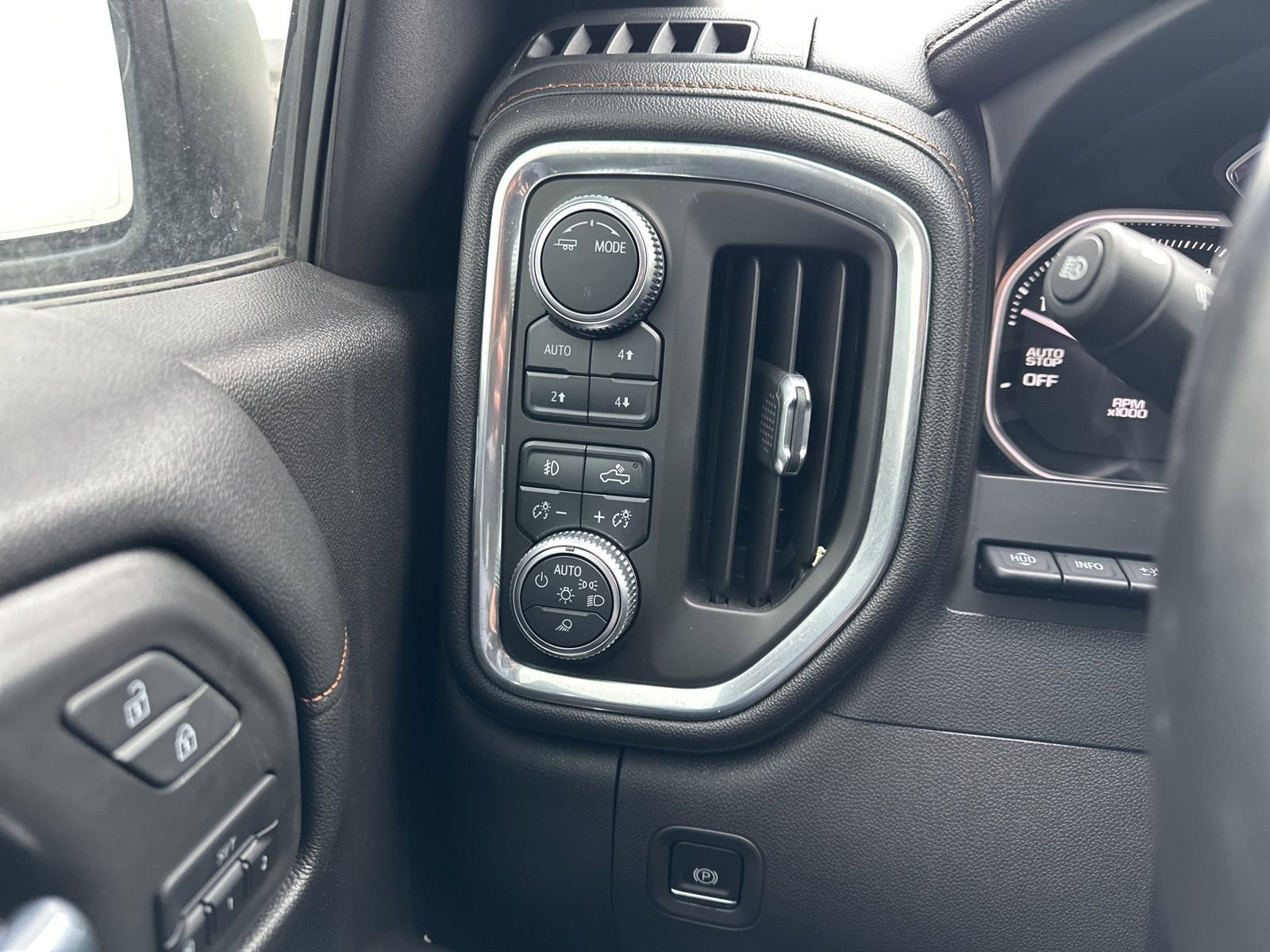 Used 2020 GMC Sierra 1500 AT4 w/ AT4 Premium Package image 42