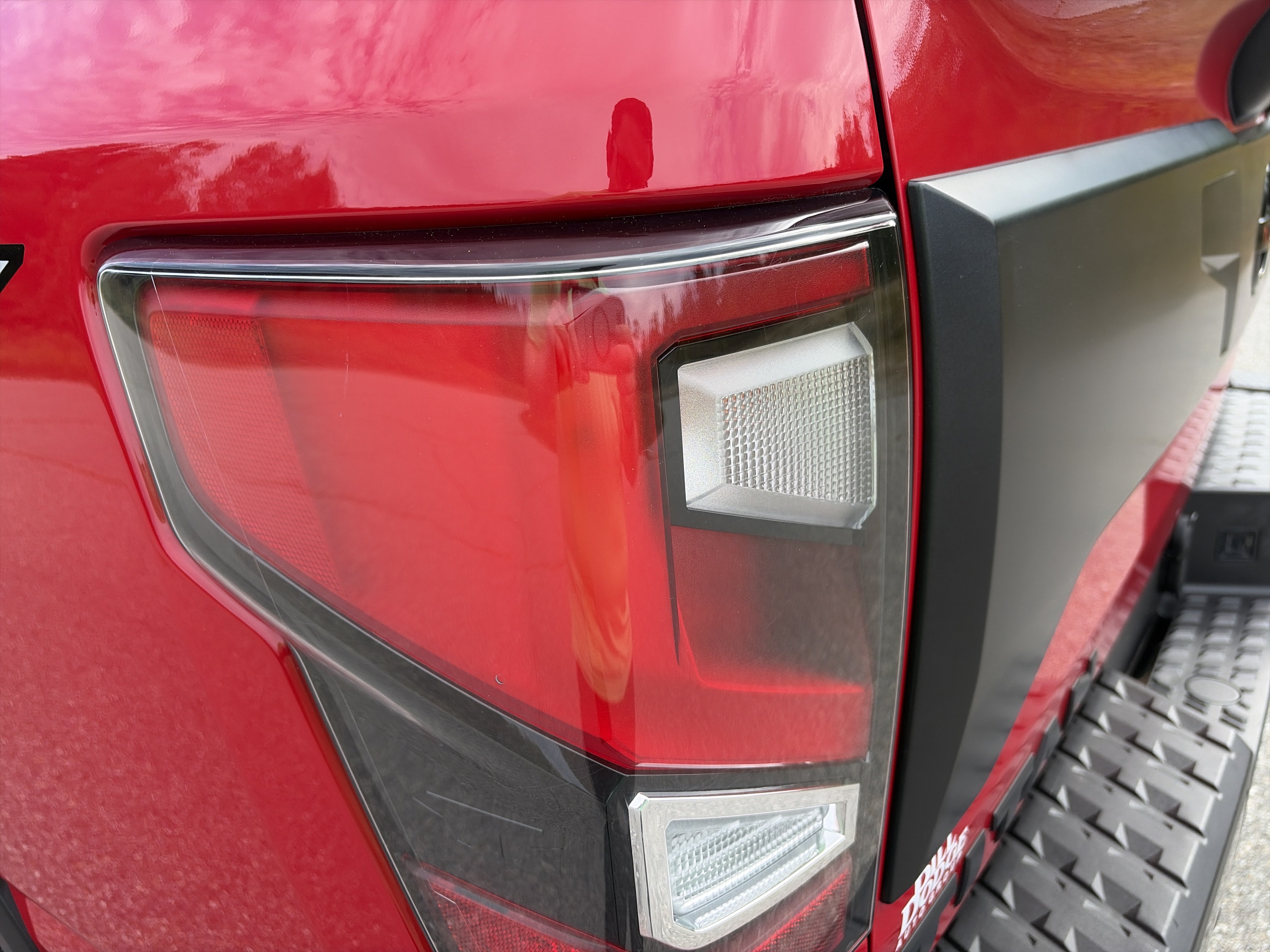 Used 2021 Nissan Titan PRO-4X w/ Pro-4x Convenience Package AWD/4WD image 14