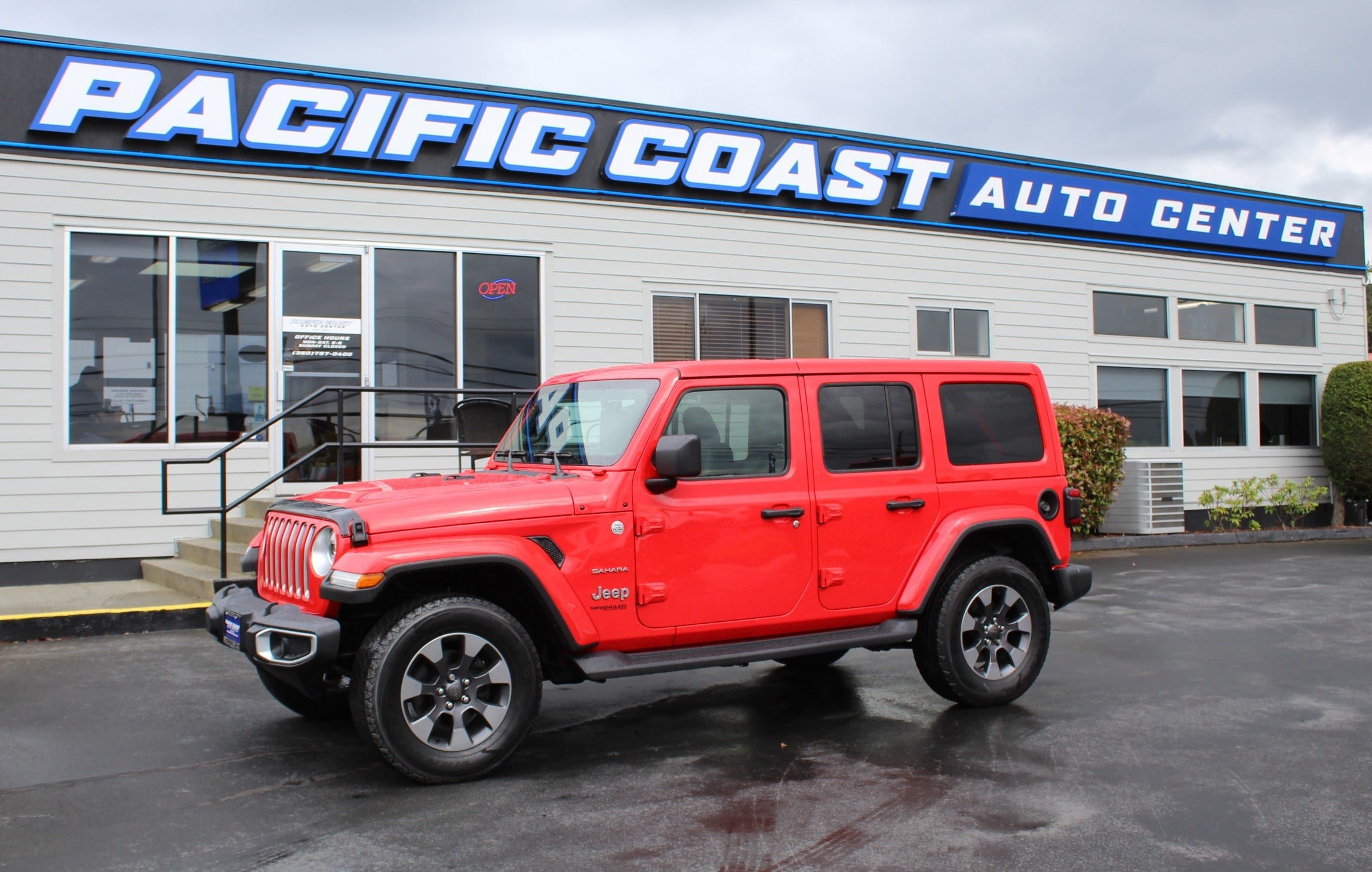 Used 2018 Jeep Wrangler Unlimited Sahara w/ Uconnect 4C Nav & Sound Group