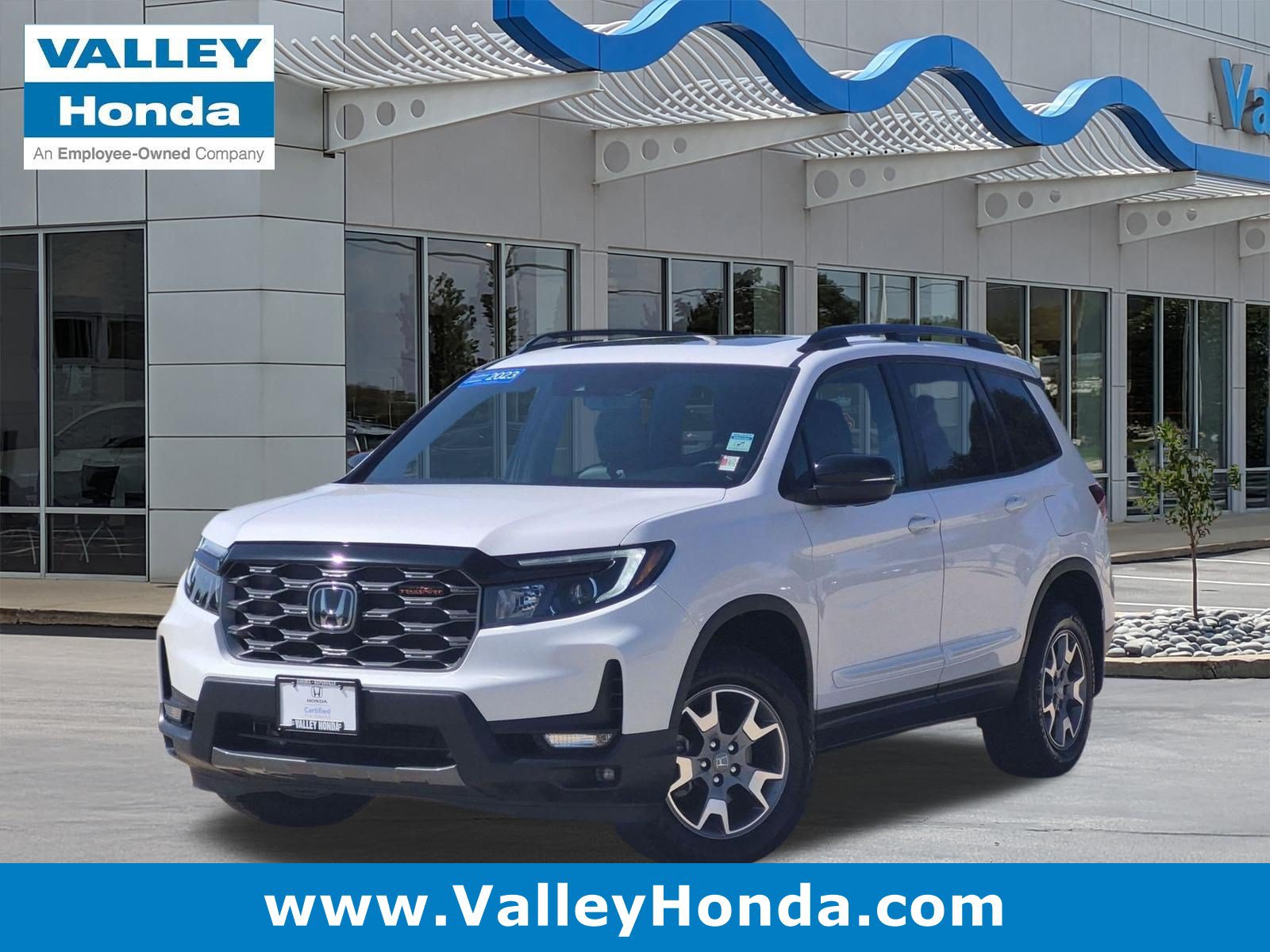 Certified 2023 Honda Passport TrailSport image 1