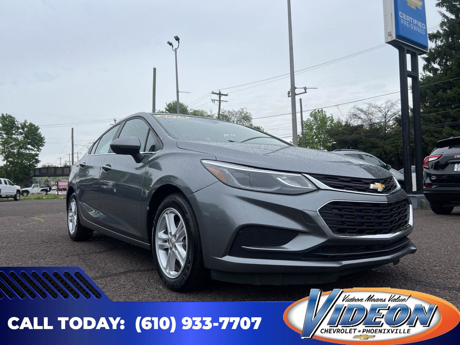 Used 2018 Chevrolet Cruze LT w/ Convenience Package FWD image 1