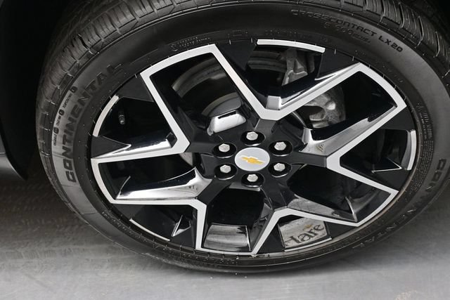 Used 2025 Chevrolet Traverse High Country w/ LPO, Floor Liner Package FWD image 32