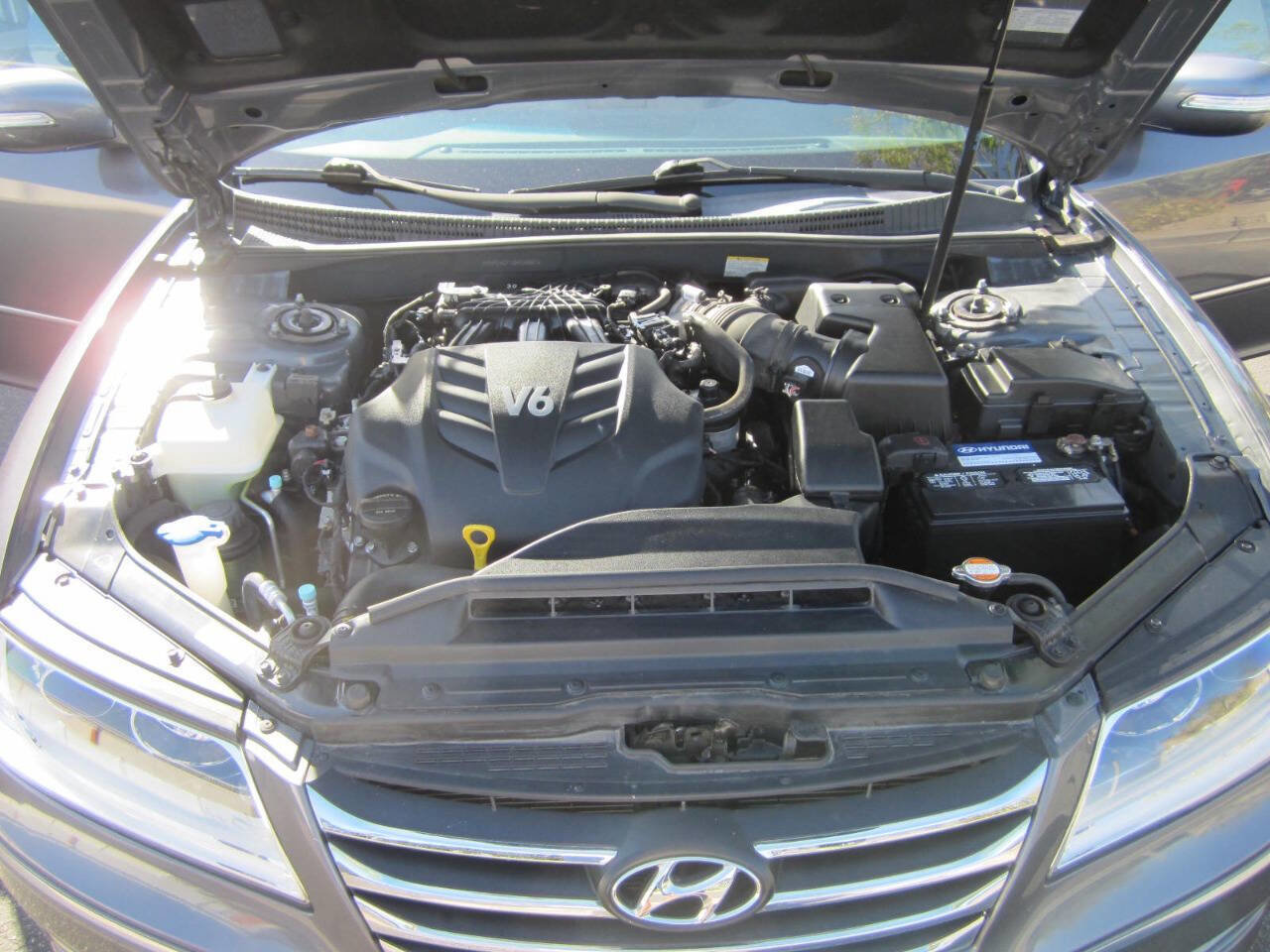 Used 2011 Hyundai Azera Limited image 13
