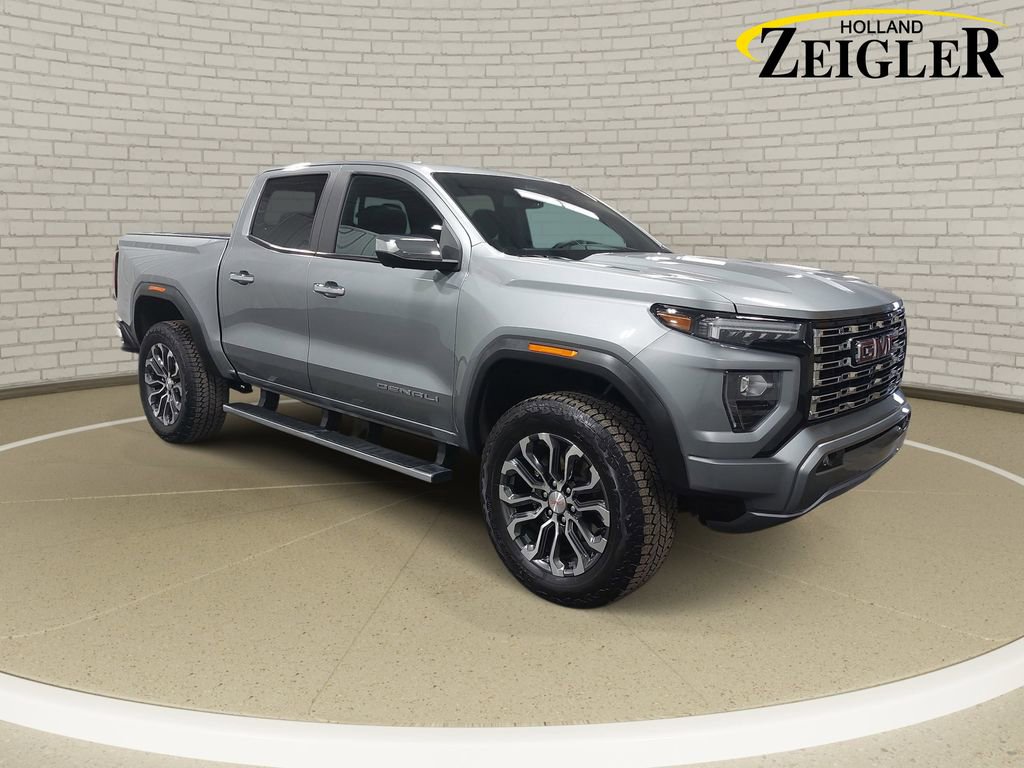 Used 2024 GMC Canyon Denali image 3