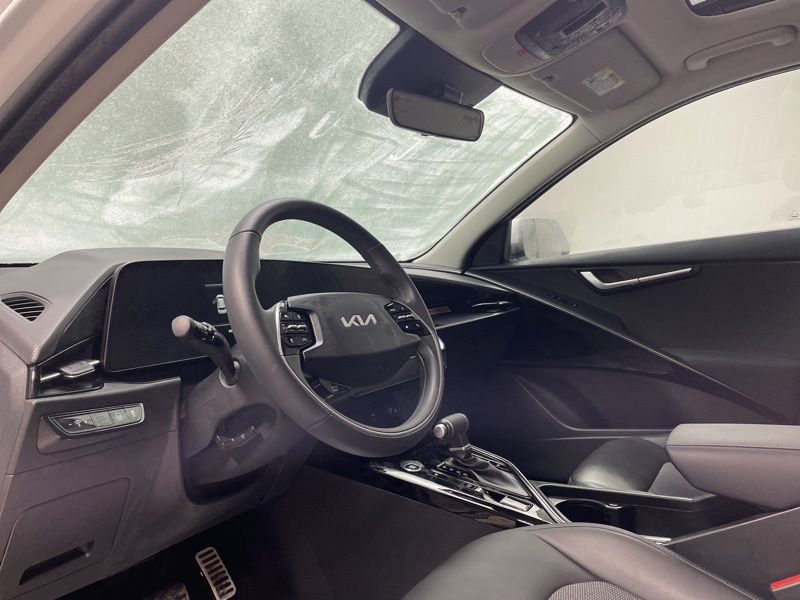 Used 2024 Kia Niro EX Touring image 20