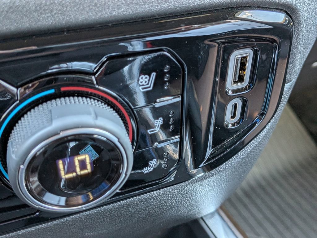 Used 2025 Chevrolet Silverado 1500 High Country w/ Technology Package image 25