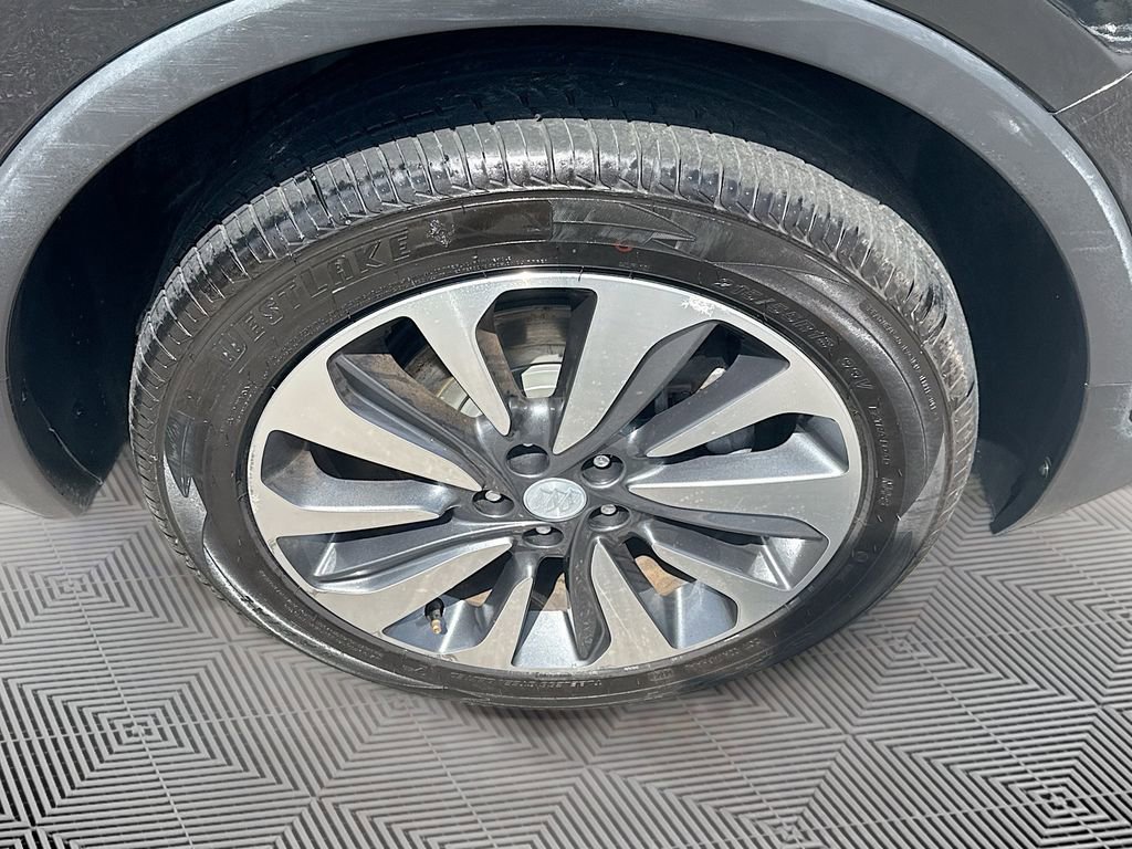 Used 2021 Buick Encore Preferred AWD/4WD image 31