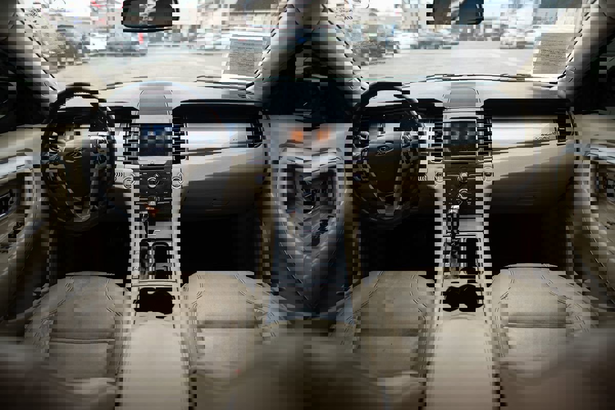 Used 2018 Ford Taurus SEL w/ Equipment Group 201A image 20