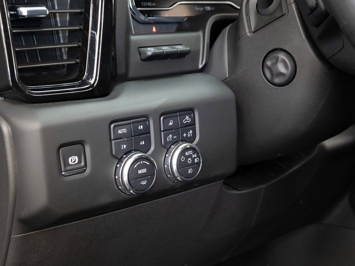 Used 2025 GMC Sierra 1500 AT4X image 15