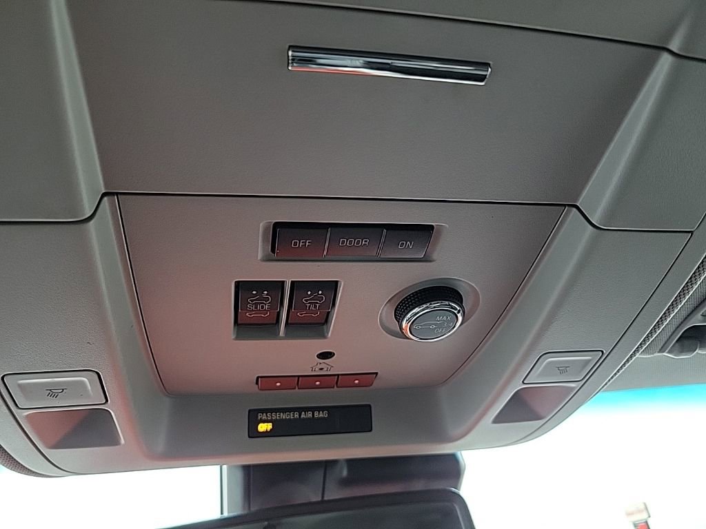 Used 2020 GMC Yukon XL SLT image 13