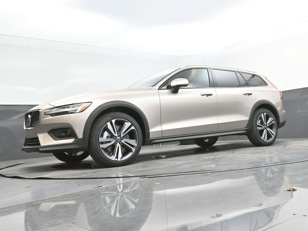 New 2026 Volvo V60 B5 Cross Country Plus w/ Protection Package Premier image 40