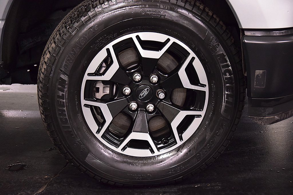 Used 2023 Ford F150 Lightning Pro image 11