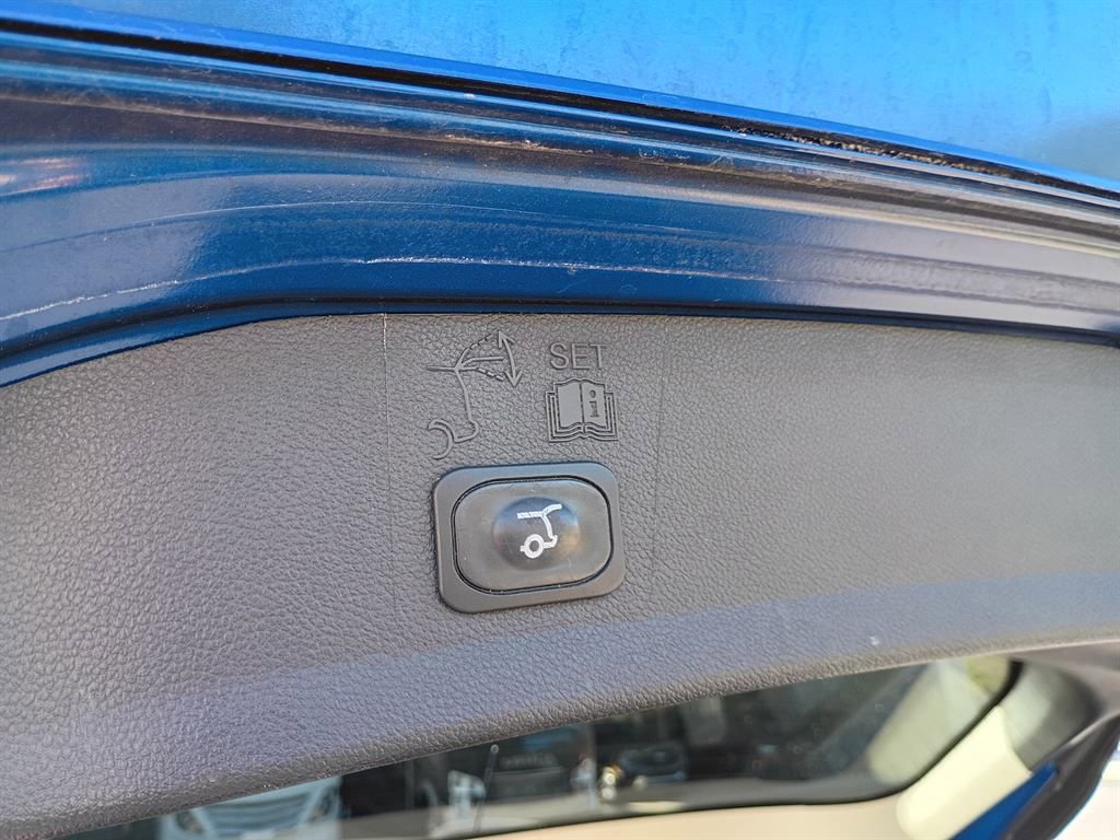 Used 2019 Ford Escape SEL image 5