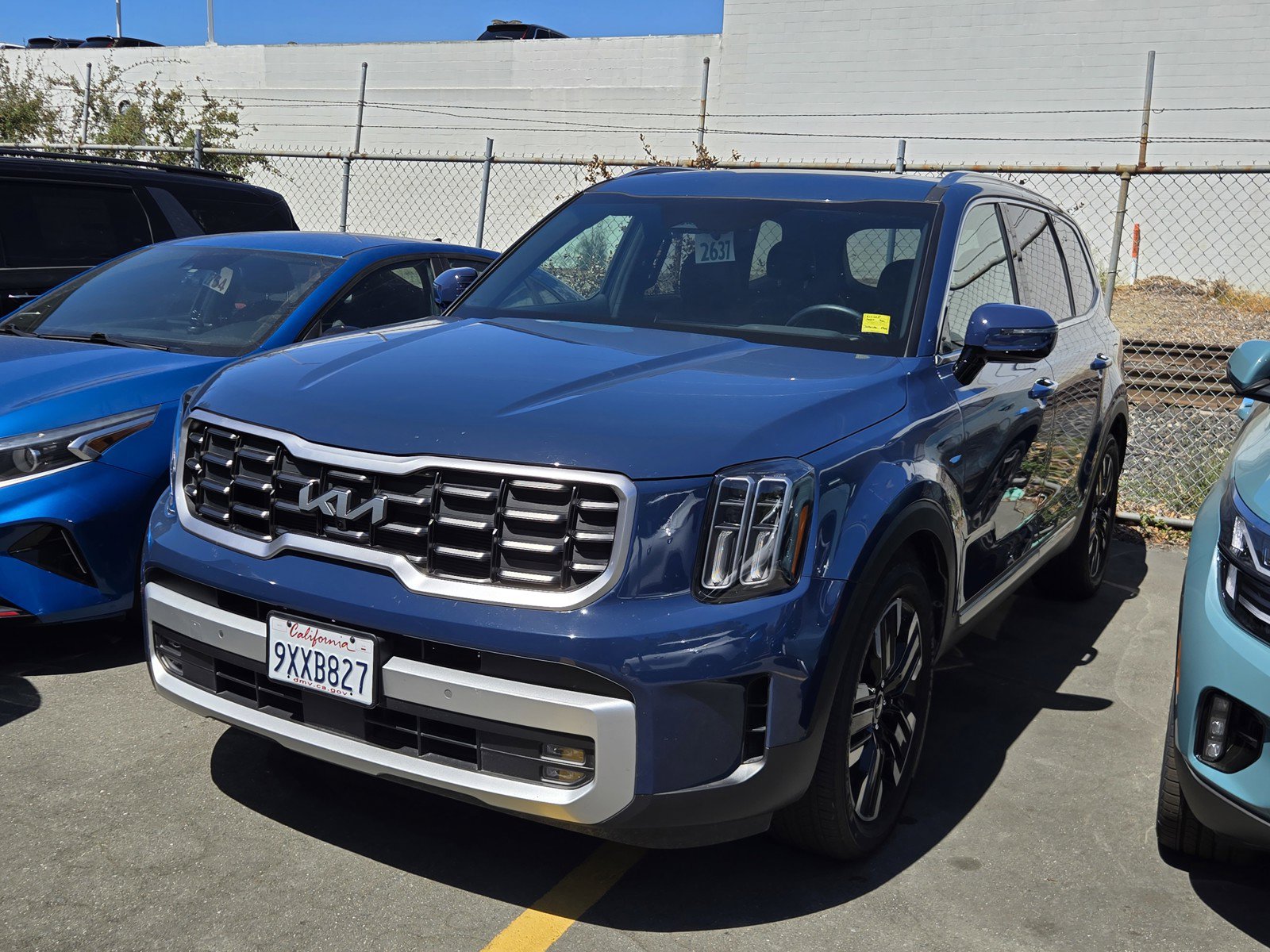 Used 2025 Kia Telluride SX w/ SX Captain's Chair Package AWD/4WD image 1
