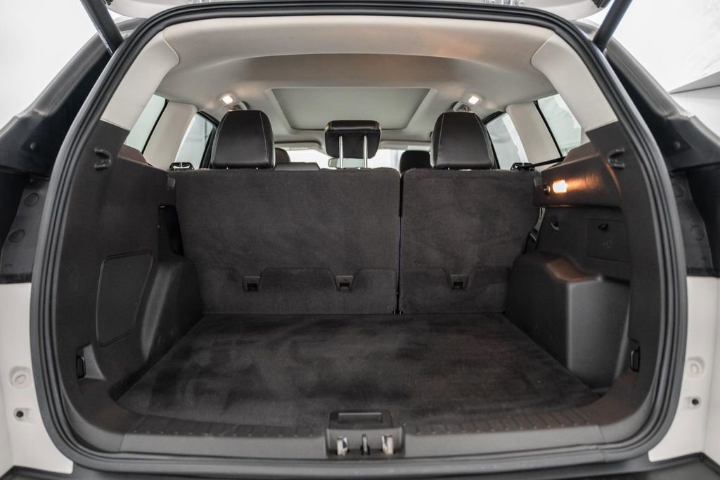 Used 2019 Ford Escape Titanium image 11