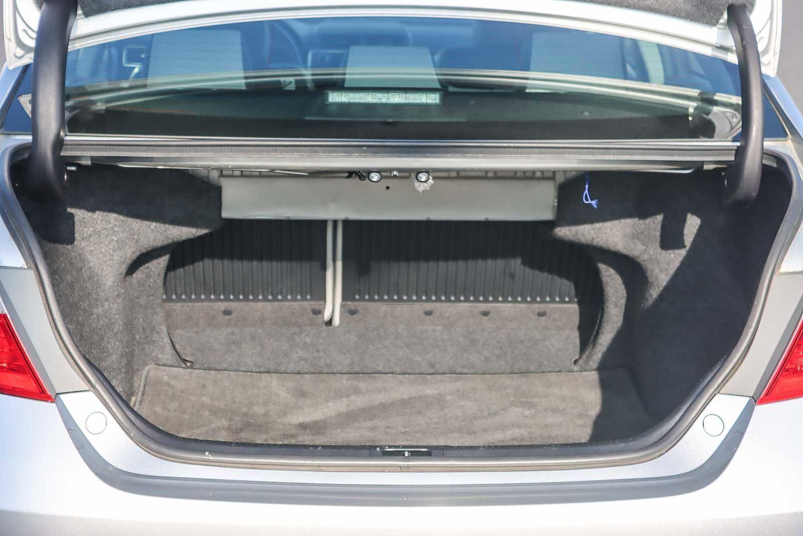 Used 2015 Toyota Camry XSE image 26