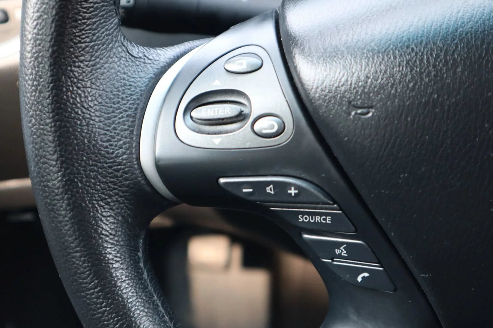 Used 2013 INFINITI JX35 AWD w/ Premium Pkg image 28