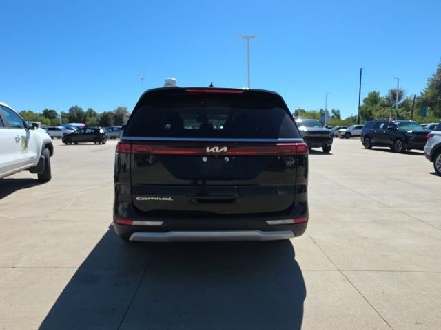Used 2022 Kia Carnival EX FWD image 6
