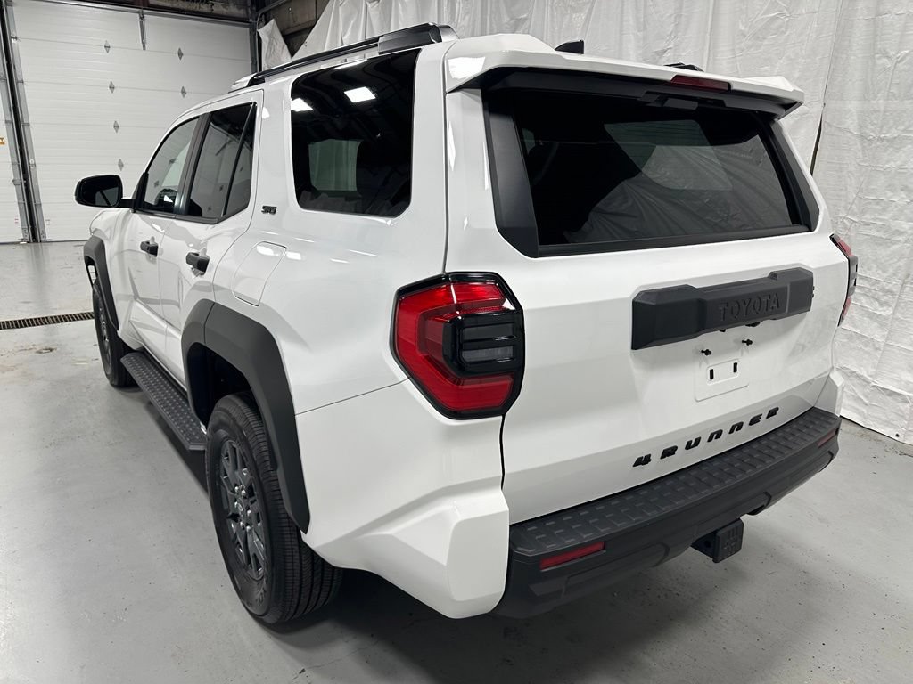 Used 2025 Toyota 4Runner SR5 AWD/4WD image 5