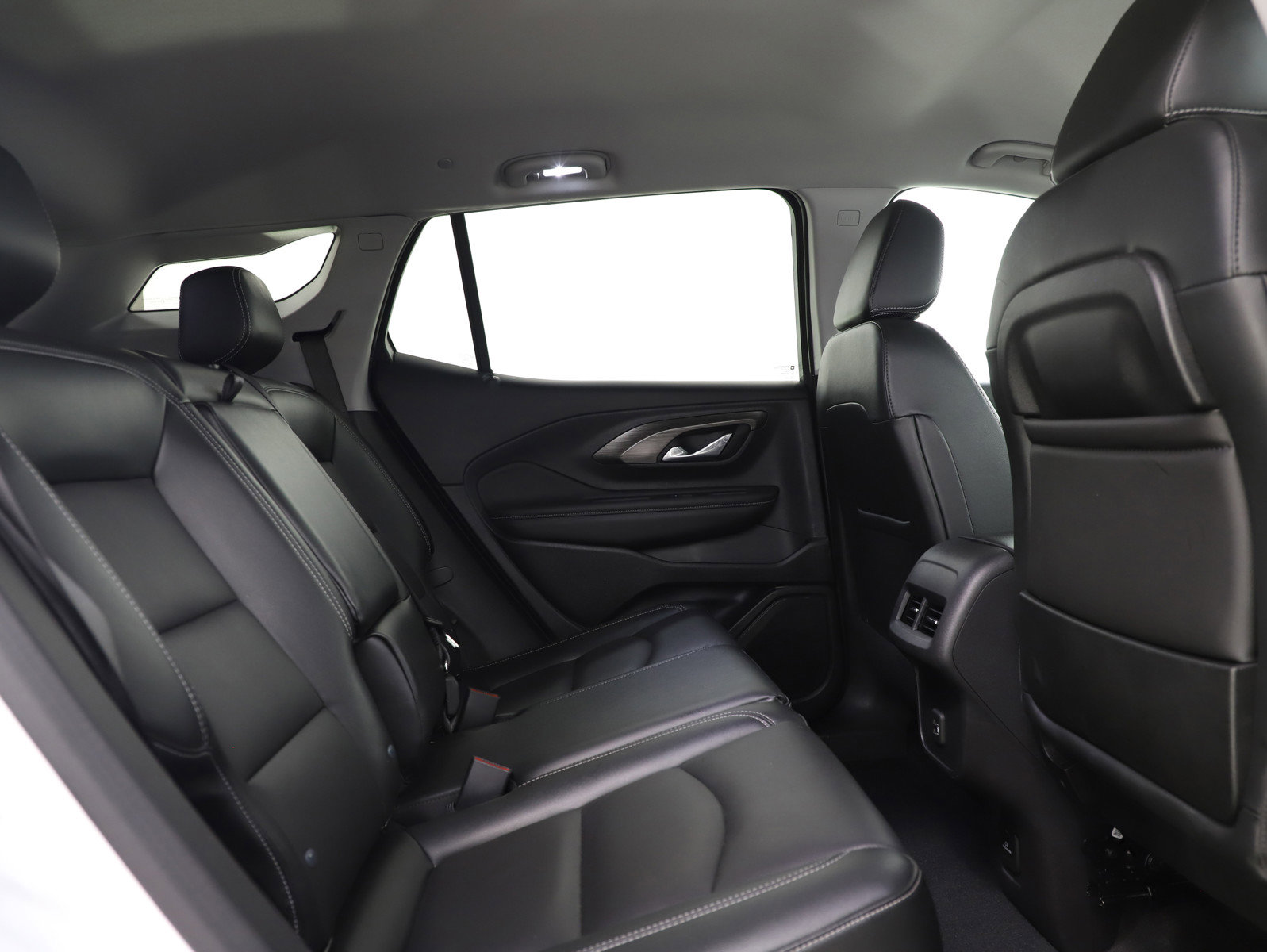 Used 2024 GMC Terrain SLT AWD/4WD image 14