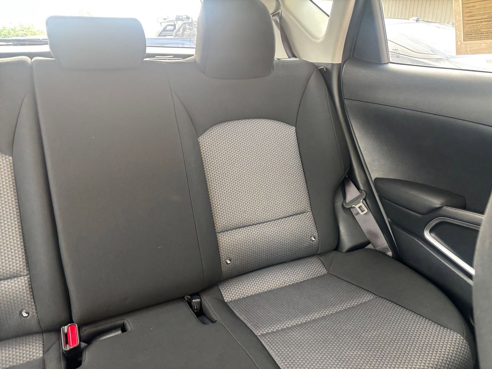 Used 2025 Kia Soul LX w/ LX Technology Package FWD image 35