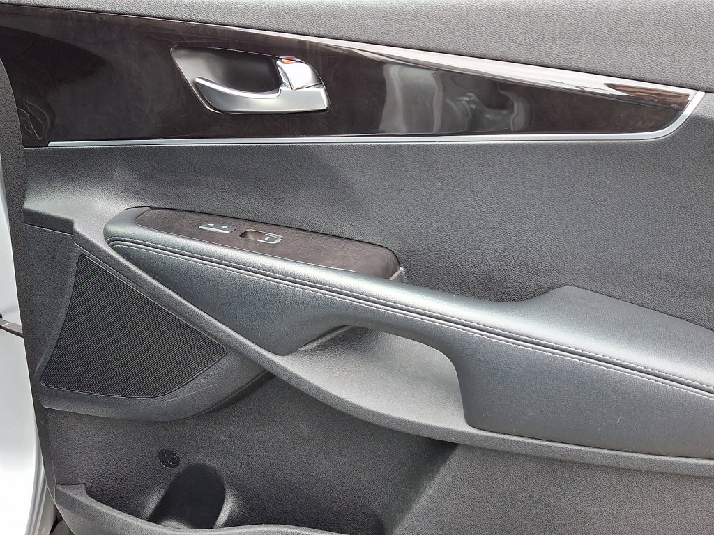 Used 2018 Kia Sorento LX image 10