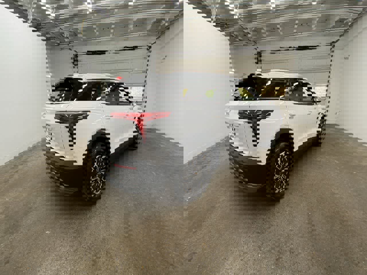 Used 2024 Chevrolet Blazer EV LT AWD/4WD image 6