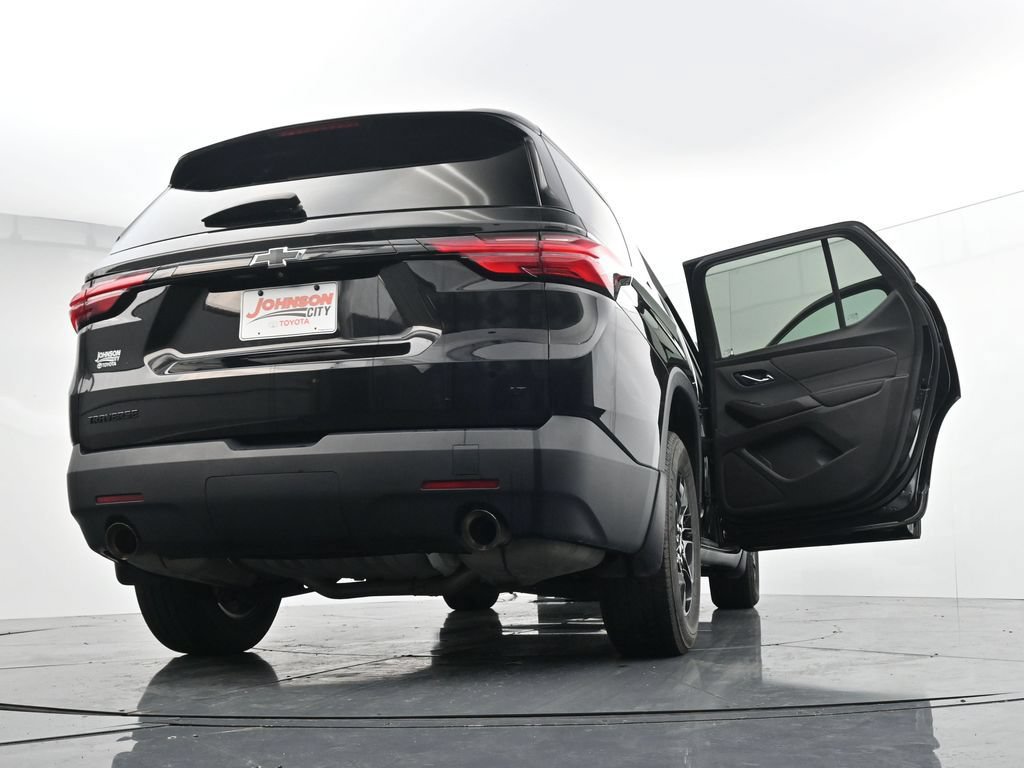 Used 2023 Chevrolet Traverse LT FWD image 44
