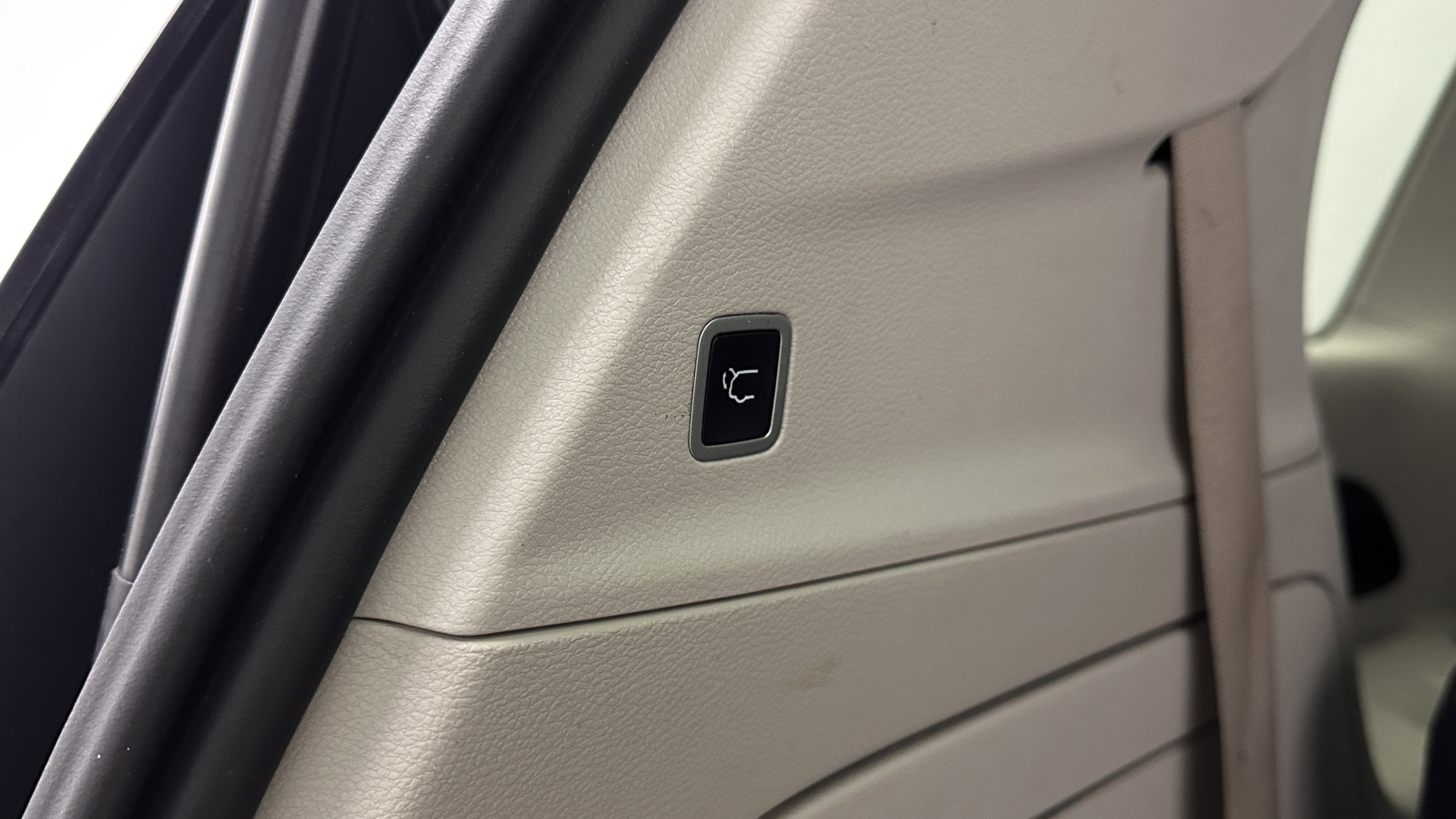 Used 2022 Chrysler Pacifica Touring-L w/ Uconnect Theater Family Group FWD image 34