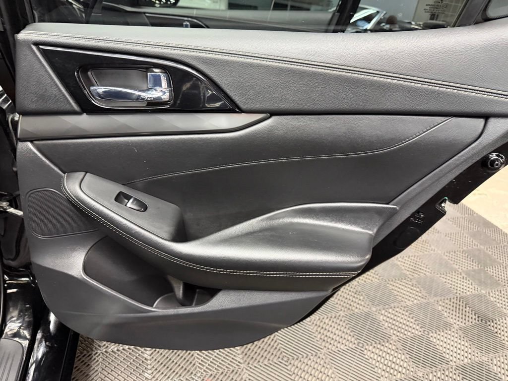 Used 2022 Nissan Maxima SV w/ Floor Mat Group FWD image 47