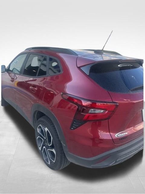 Used 2025 Chevrolet Trax RS w/ Driver Confidence Package image 5