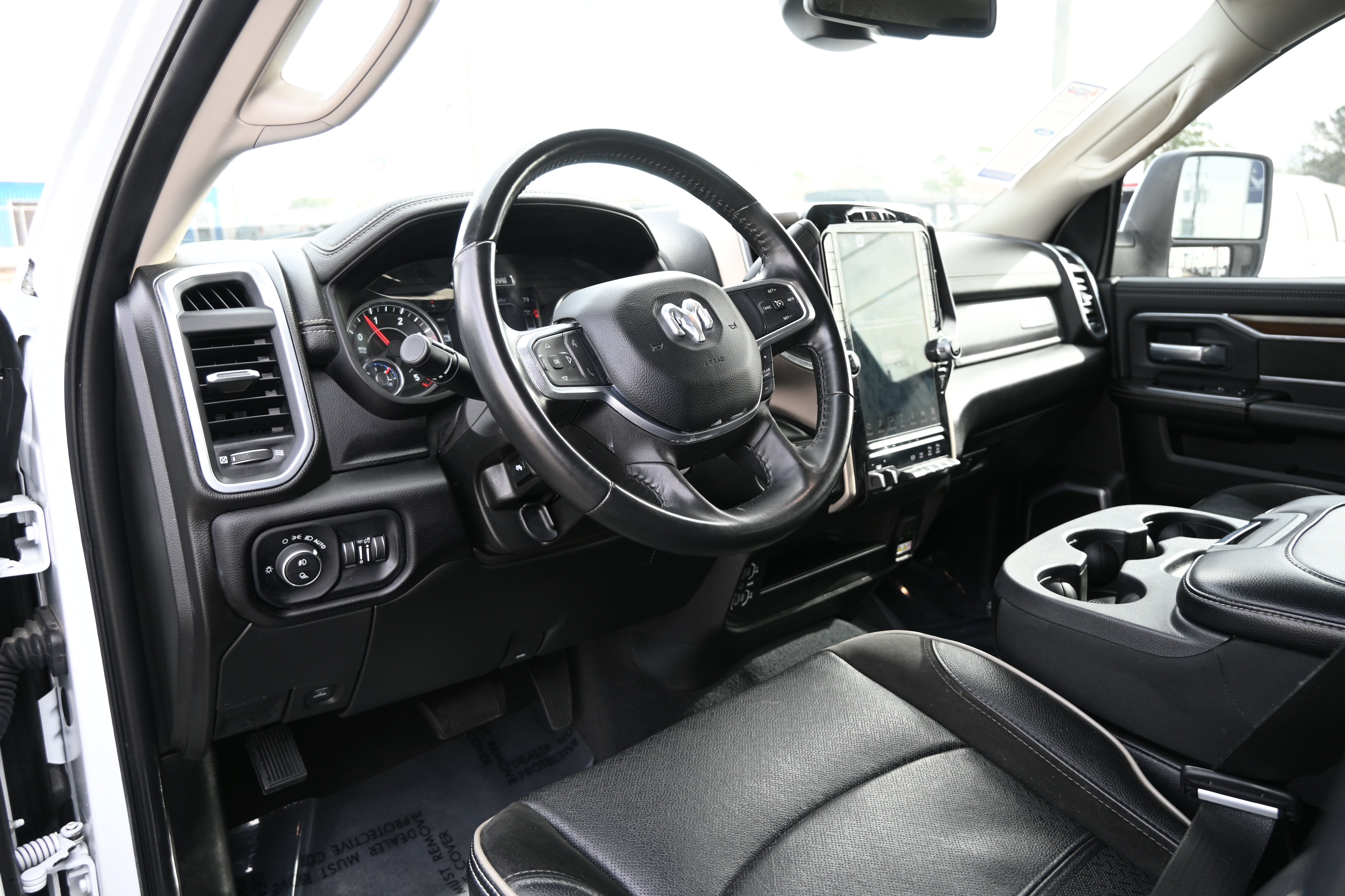 Used 2024 RAM 2500 Laramie image 13