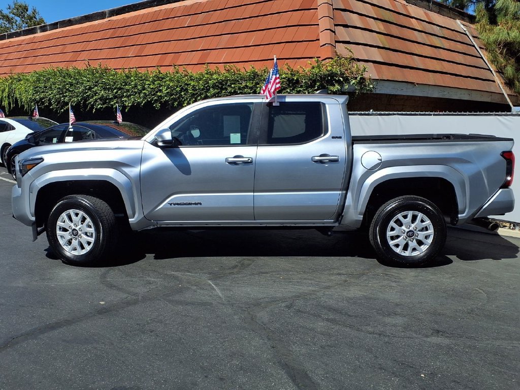Certified 2024 Toyota Tacoma SR5 AWD/4WD image 3