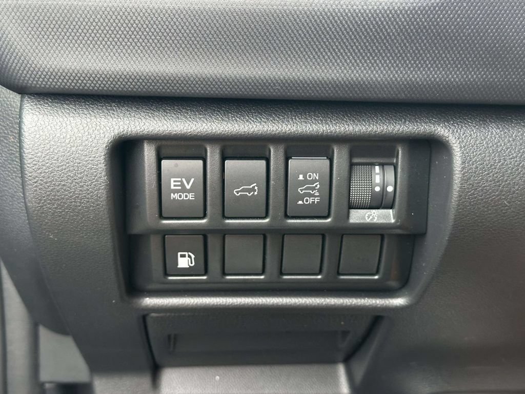 Certified 2025 Subaru Forester Limited w/ Popular Package AWD/4WD image 32