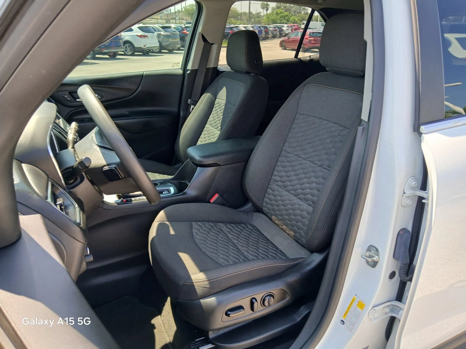 Used 2021 Chevrolet Equinox LT FWD image 37