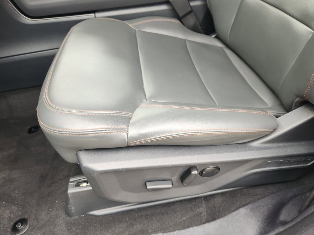 Used 2025 Ford Expedition Active AWD/4WD image 23