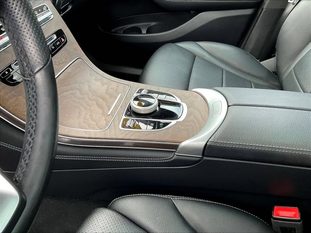 Used 2019 Mercedes-Benz GLC 300 4MATIC image 17