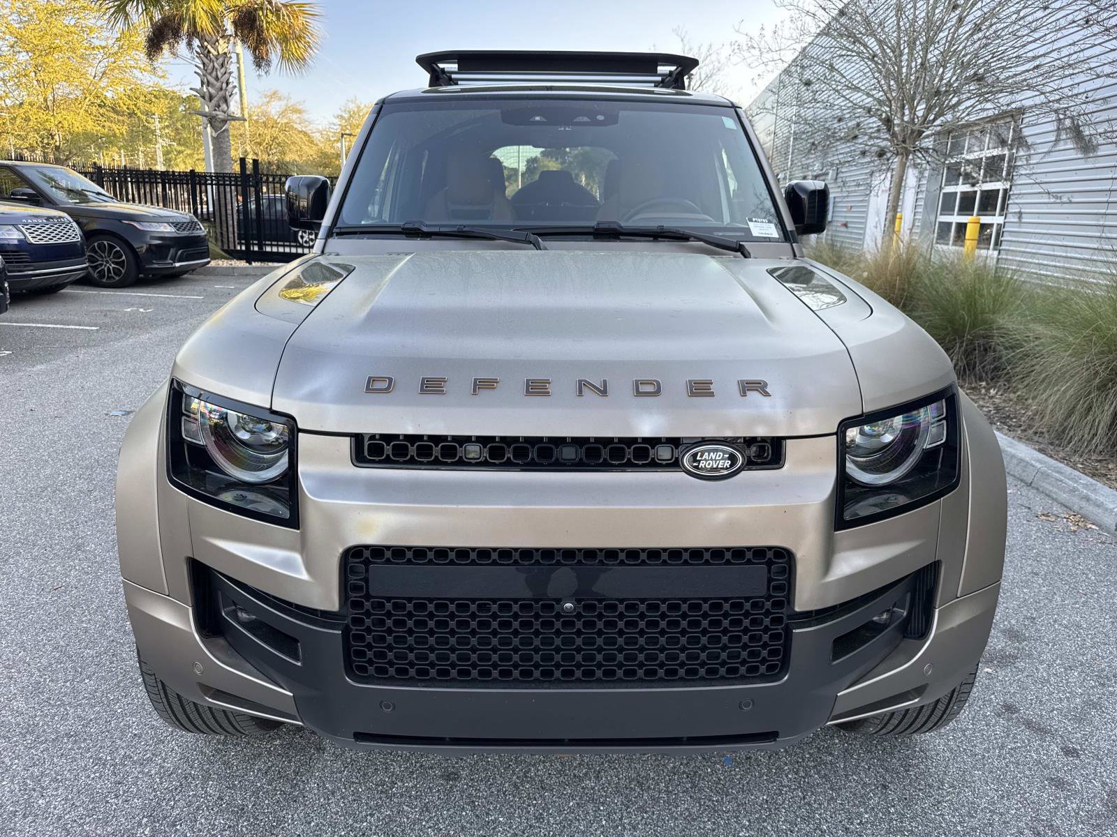 Used 2025 Land Rover Defender 110 image 8