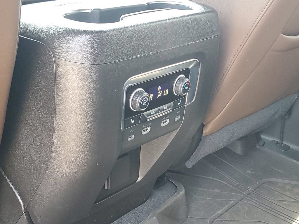 Used 2021 Chevrolet Suburban High Country AWD/4WD image 35