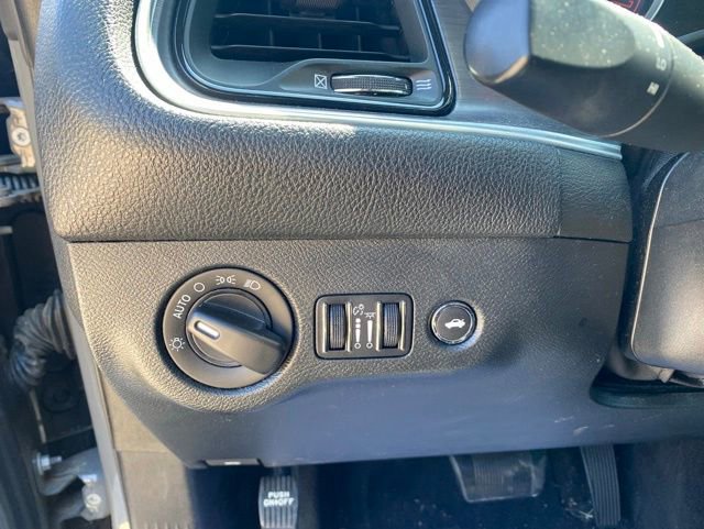 Used 2018 Dodge Challenger SXT RWD image 19