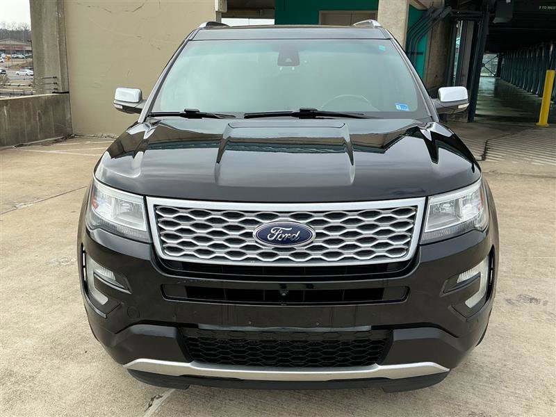 Used 2017 Ford Explorer Platinum image 11