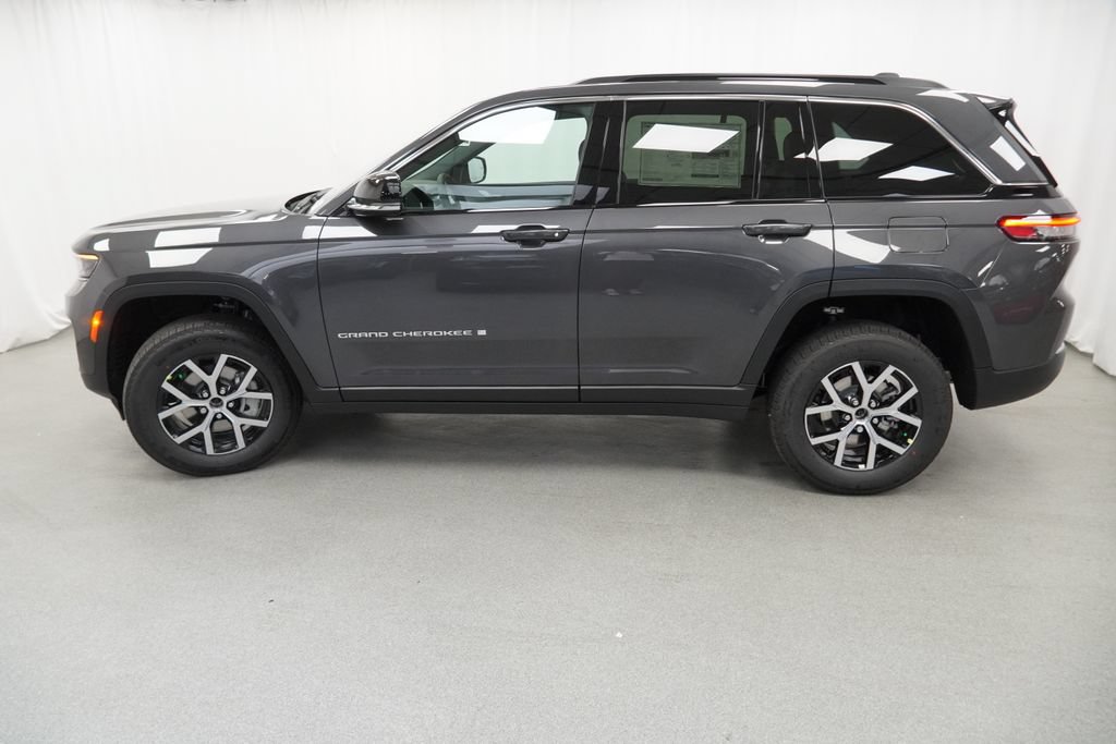 Used 2025 Jeep Grand Cherokee Limited AWD/4WD image 18